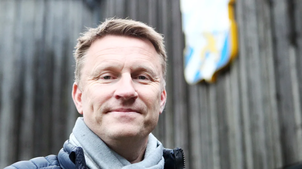 Kennet Andersson bor idag i Göteborg, men växte upp i Eskilstuna. I höst syns han i rutan i "Över Atlanten" på Kanal 5.