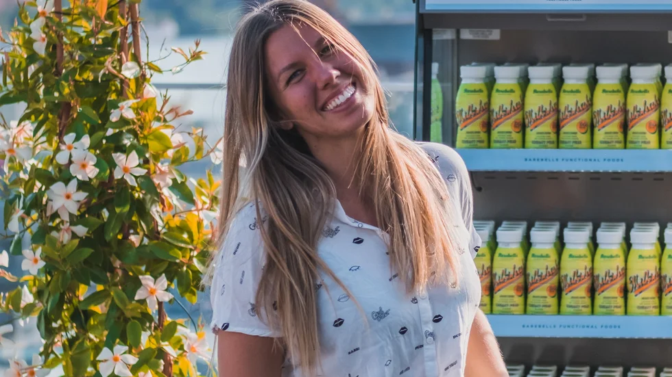 Lovisa Löfgren har nu lämnat fotbollen, men jobbar ändå med idrottare genom sitt jobb.