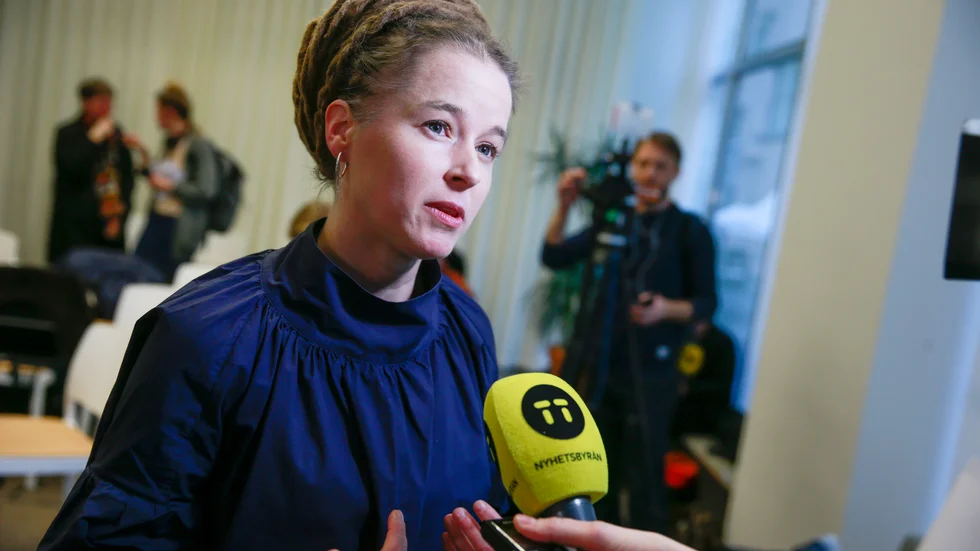 Kultur- och idrottsminister Amanda Lind (MP) tror att de framflyttade utbetalningarna av kulturstödet kan ge ett viktigt andrum. Arkivbild.