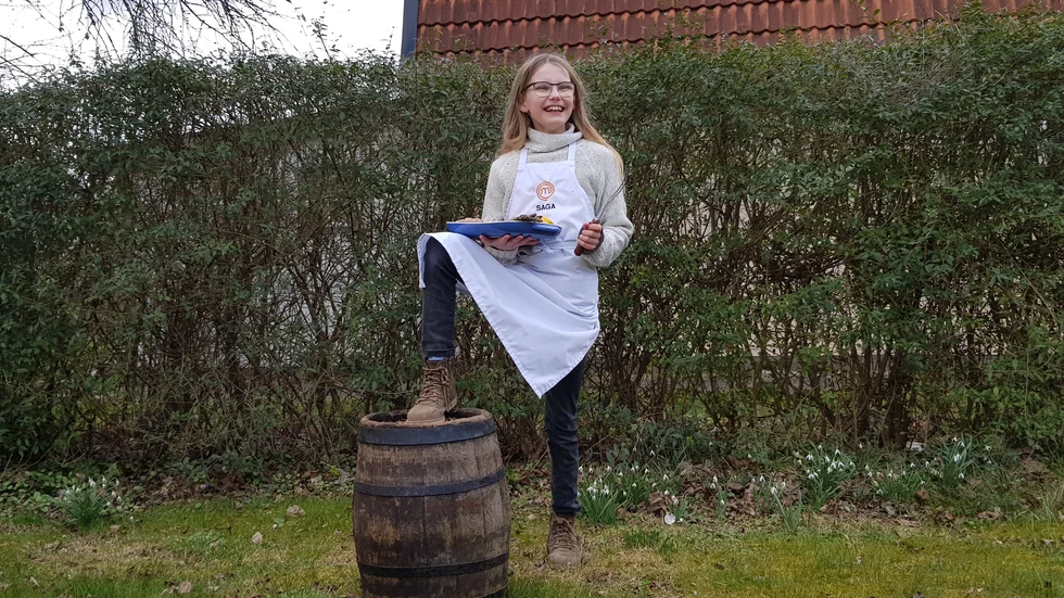 Saga Roth är den 10-åriga deltagaren från Linköping som på onsdagen den 8 april tävlar i TV4:s underhållningsprogram "Sveriges yngsta mästerkock".