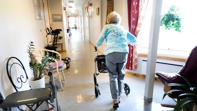 Det är ännu inte känt om det finns flera konstaterade fall av smittspridning på ett och samma boende i Luleå. "vi har också många med förkylningssymptom, och då uppstår mycket misstanke om corona", säger socialchef Gabriella Sjöström.