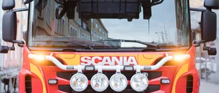 Buss och personbil i krock på Borsöknavägen