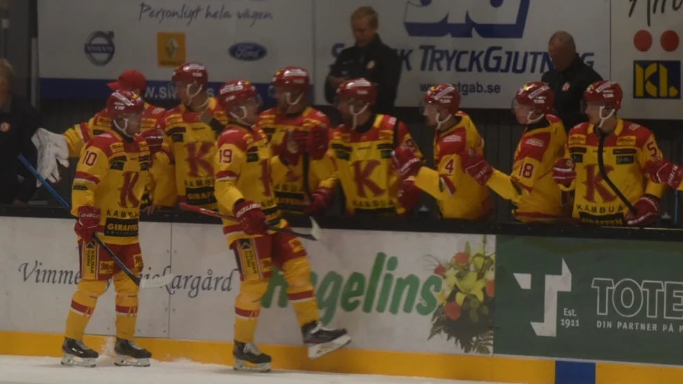 Kalmar gjorde en bra insats i Vimmerby Ishall och vann med 5-3. 