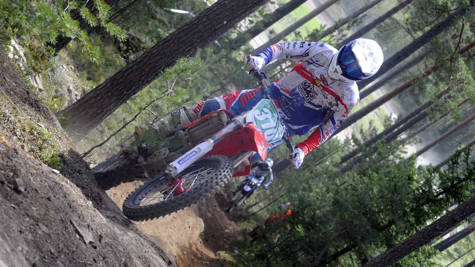 Didrik Gustafsson ska kämpa om att säkra en topp 10-placering i lördagens avgörande deltävling av Enduro-SM.