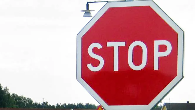 Att det fanns ett stopptecken vid riskvägg 55 ignorerade Katrineholmsbon.