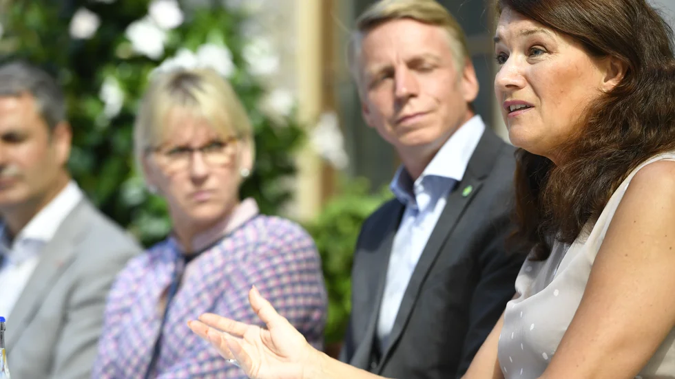 Ann Linde (S) tar hand om den utrikespolitiska stafettpinnen efter Margot Wallström.