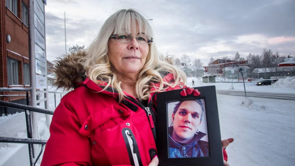 Joakim Durhans mamma Anette Sturk får aldrig krama sin son igen. Hon säger att hon har dömts till livstid.