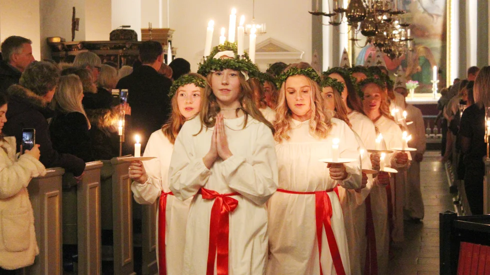 Så här såg det ut i Vimmerby kyrka 2018, när församlingen fick ihop rekordstort luciatåg. Hur blir det i år?