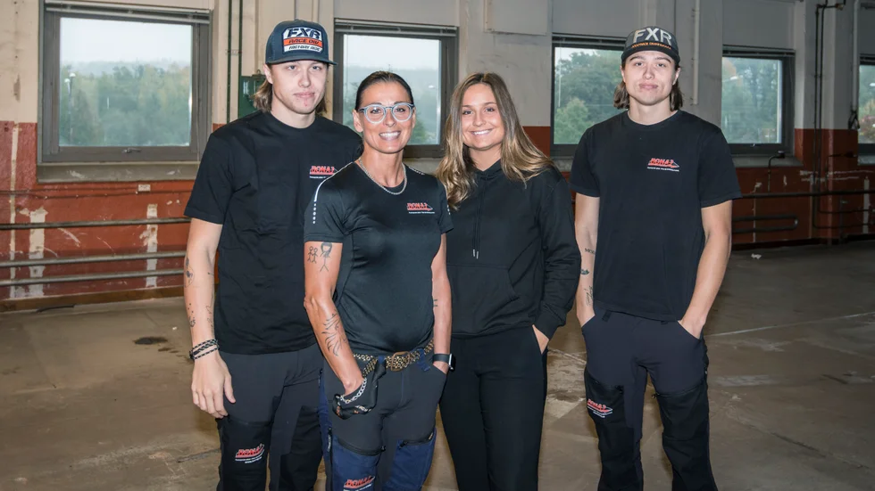 Emil, Åsa, Elin och Oskar Rydén i företagets nya och större lokaler. Än återstår en del arbete i att måla och göra i ordning i de gamla lokalerna från 40-talet.