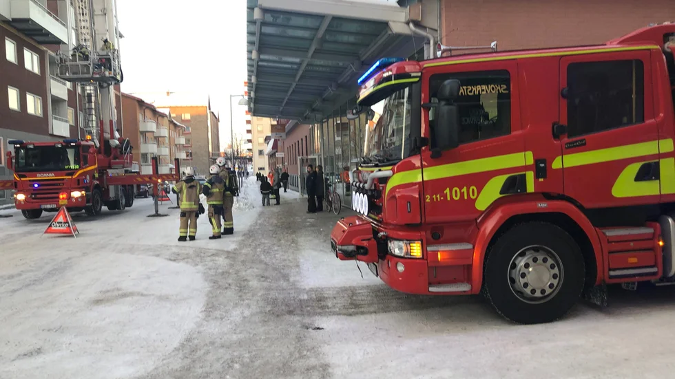 Räddningstjänsten ryckte ut med två fordon till den förmodade sotelden på Prästgårdsgatan.