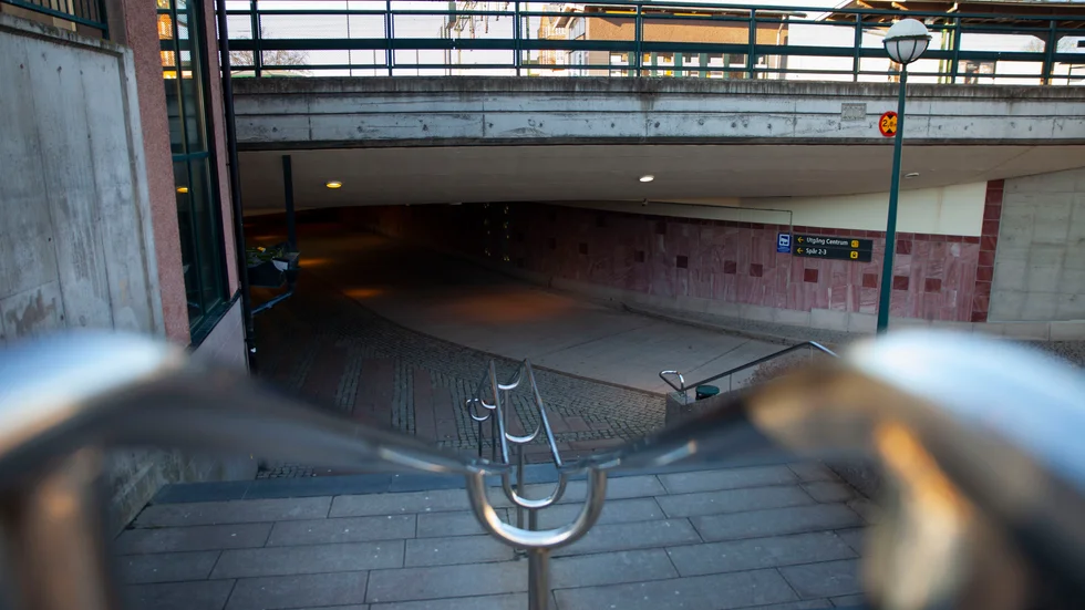 Flera av de brott den häktade 19-åringen misstänks för utfördes vid Mjölby resecentrum.