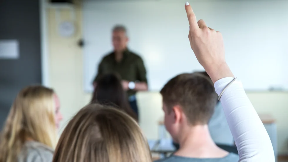 På torsdagen uppmanades elever på Jensens gymnasium i Uppsala att stanna hemma i 14 dagar om de har besökt områden där det funnits risk för att smittas av coronaviruset. 