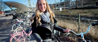 Väntkurer krossade på tågperrongen