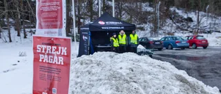 De står kvar efter tre månader: "Det finns de som svär åt oss"