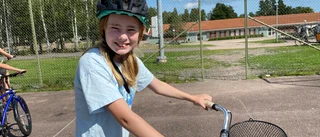 Hermine från Västervik fick lära sig cykla säkert