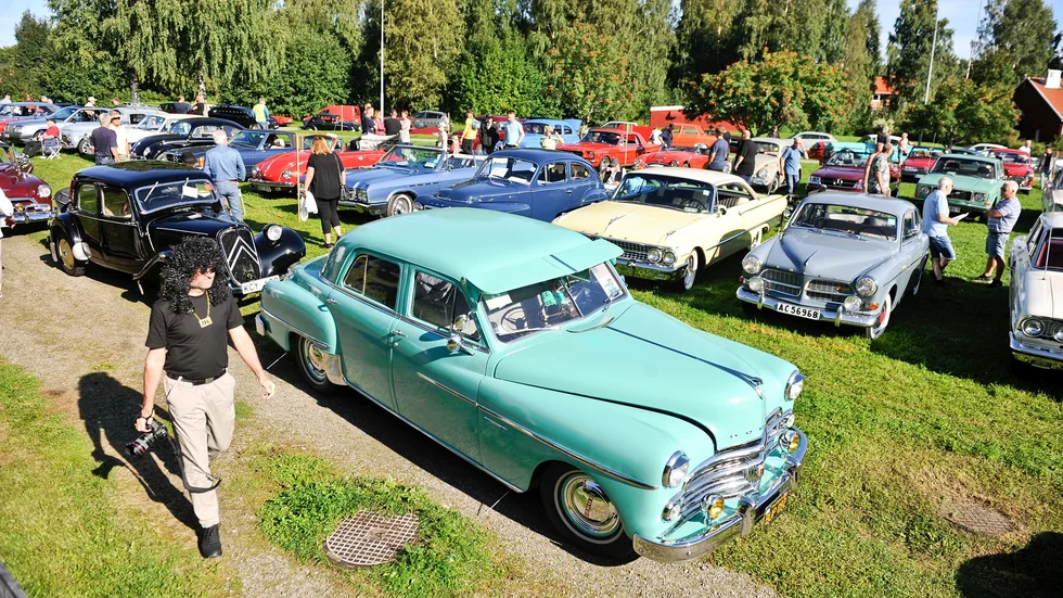 Guldrundan hölls i lördags och drygt 100 veteranbilar samlades i Bonnstan innan de gav sig ut på tur runt om i Skellefteå kommun.
