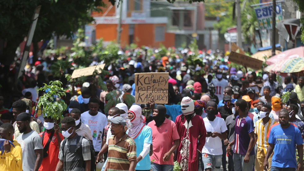 Tusentals personer protesterade förra veckan mot den ökade osäkerheten i Carrefour-Feuilles, en laglös del av Port-au-Prince.