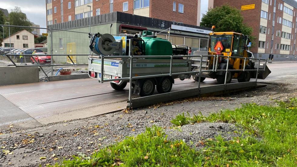 
Ledningsarbetet som påverkar Kungsgatan och Hantverkaregatan är på sluttampen. Men någon dryg månad till får trafikanterna stå ut med trafikhindren.
