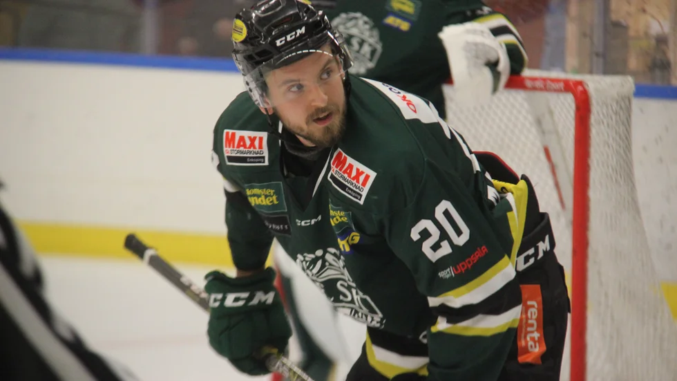 Viktor Mattsson spelar tillsammans med Maximilian Popovic och nye forwarden Lucas Lagerstedt.