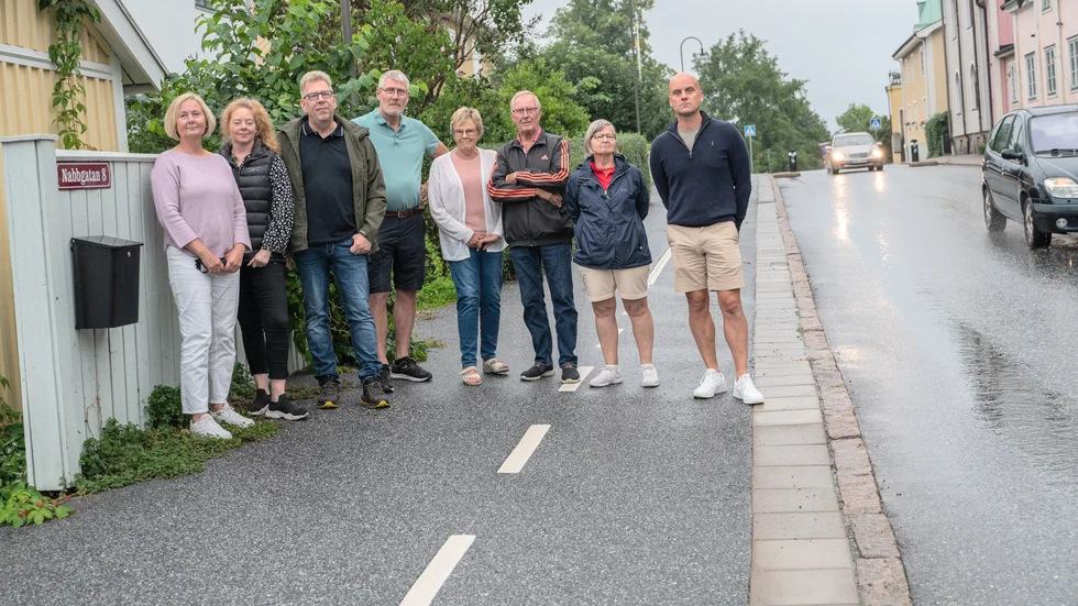 Oroade boende på Nabbgatan med omnejd. Från vänster: Pia Gustafsson, Sara Björknäs, Ove Lundqvist, Olof Gustafsson, Barbro Cederholm, Stig Cederholm, Kerstin Thyrén och Peter Bergdahl.
