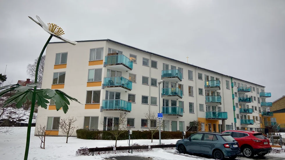 Vitsippans trygghetsboende i Oxelösund har sedan starten haft trygghetsvärdar vissa tider. Nu är det klart att de blir kvar, men betydligt färre timmar i veckan.