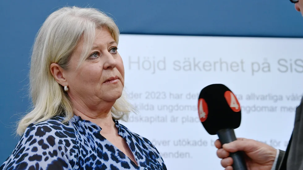 Socialtjänstminister Camilla Waltersson Grönvall presenterar nya åtgärder för att bryta rekryteringen av barn och unga till kriminella gäng.