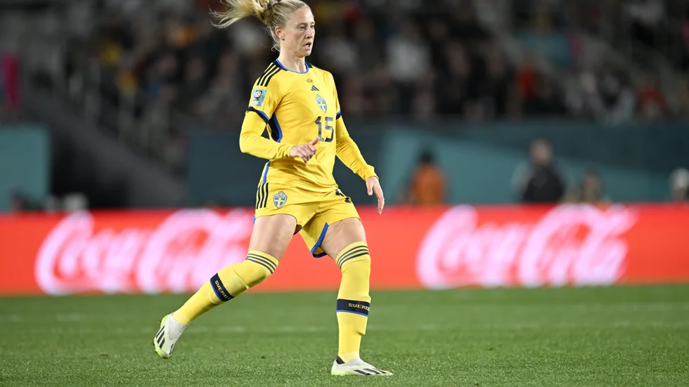 Rebecka Blomqvist blir borta från fotbollen ett bra tag. Arkivbild.