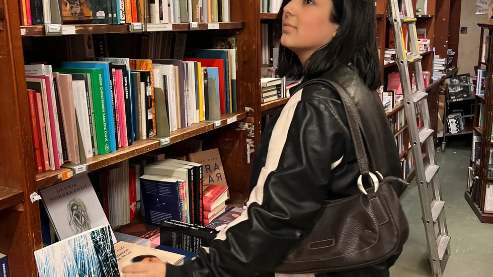 Jasmine Darban läser och lyssnar på så många romaner som juridikstudierna tillåter (i januari tolv romaner, i februari tre).