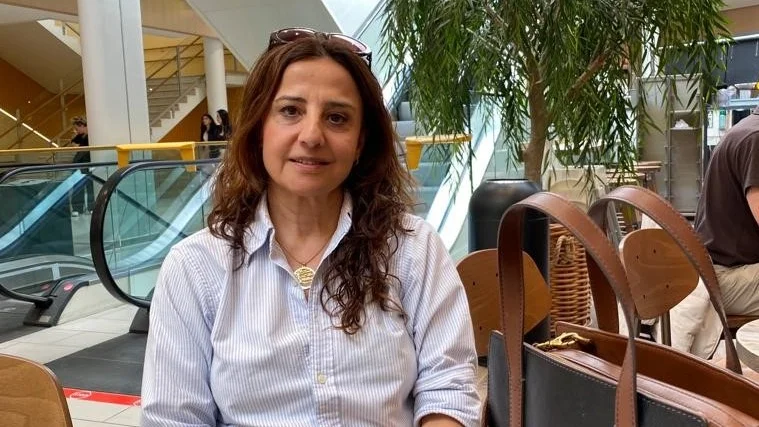 "Jag är egentligen en väldigt aktiv person, som tycker om att träna. Men det går inte med smärtan", säger Marzieh Mazhari från Västerås, som drabbades av nervskador efter en operation på US i Linköping.