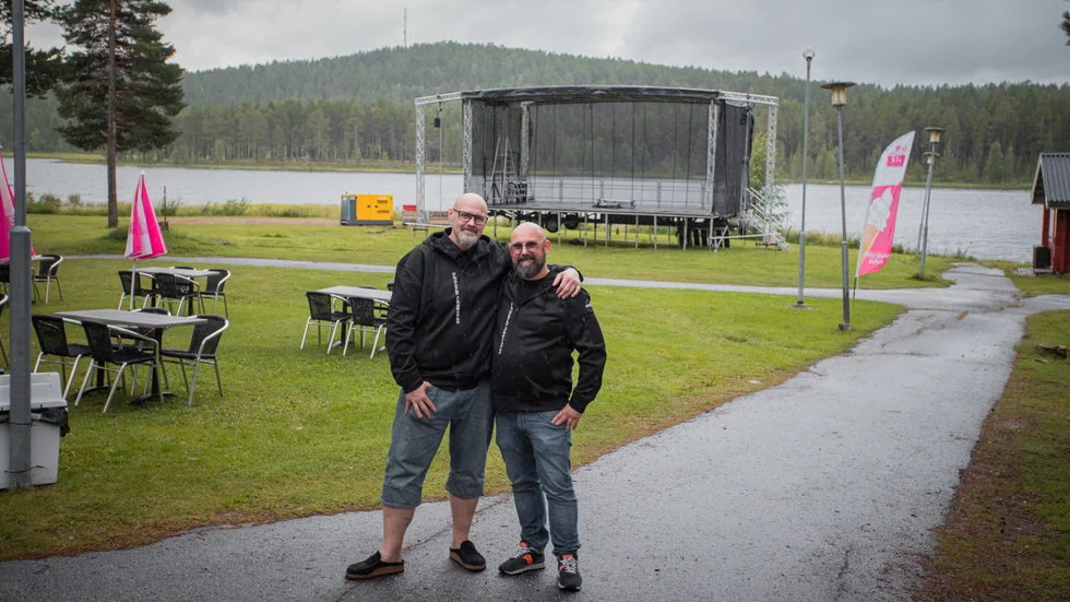 Daniel Blom och Daniel Caspersson är två gamla vänner som arrangerar diverse evenemang tillsammans. Under fredagen blir det festival i Jokkmokk med Jokkmokks Rokk.