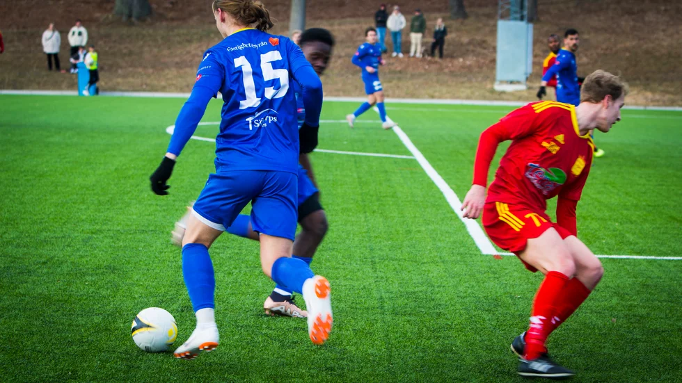 Arkivbild från matchen mellan Värmbol och Syrianska Eskilstuna på hemmaplan som spelades i april. 