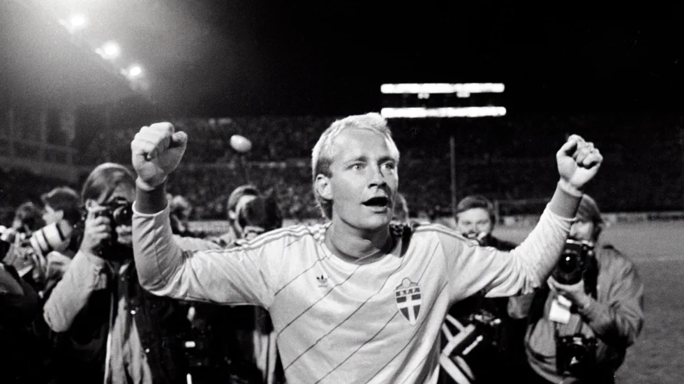 Här ser vi Mats Magnusson efter sitt 2-2 mål mot Västtyskland i VM kvalmatchen i september 1985