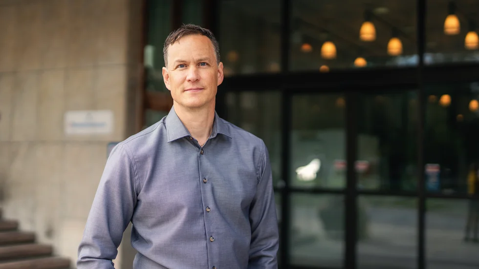 Arne Nykänen (C) biter ifrån mot Kurirens politiske redaktör som har sågat partiets förslag att förkorta sommarlovet med två veckor.
