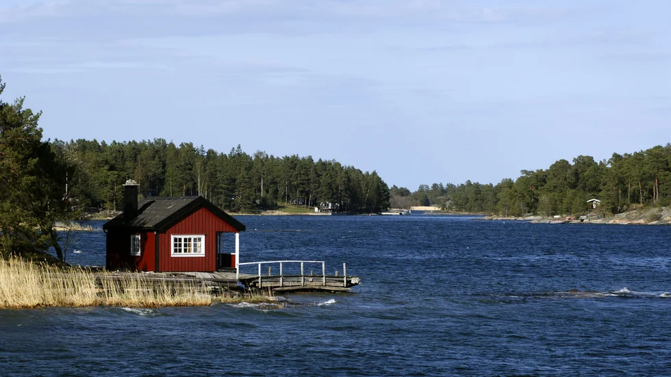 När sjöboden började bli gammal ville ägaren riva och bygga en ny. Men det säger alltså kommunen nej till. Sjöboden på bilden har inget med sjöboden i artikeln att göra.