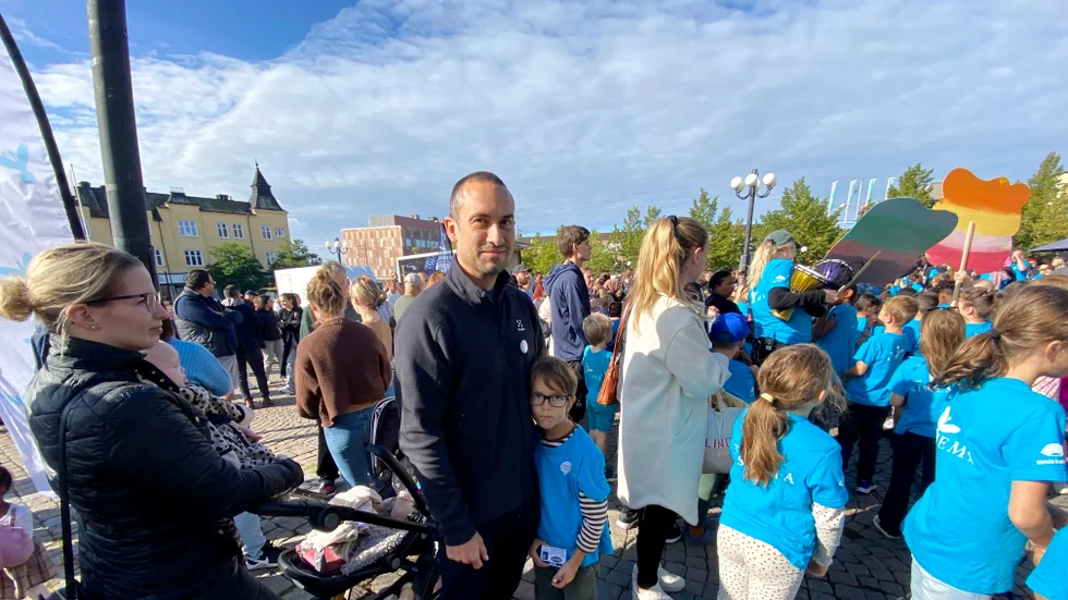 Freddie Pintar har två barn som är engagerade i El Sistema. Han ser förutom musiken flera andra fördelar med verksamheten, som även jobbar förebyggande med barn och ungdomar.