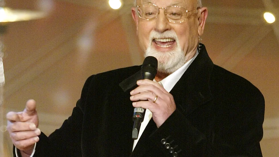 Musikern Roger Whittaker är död. Arkivbild.