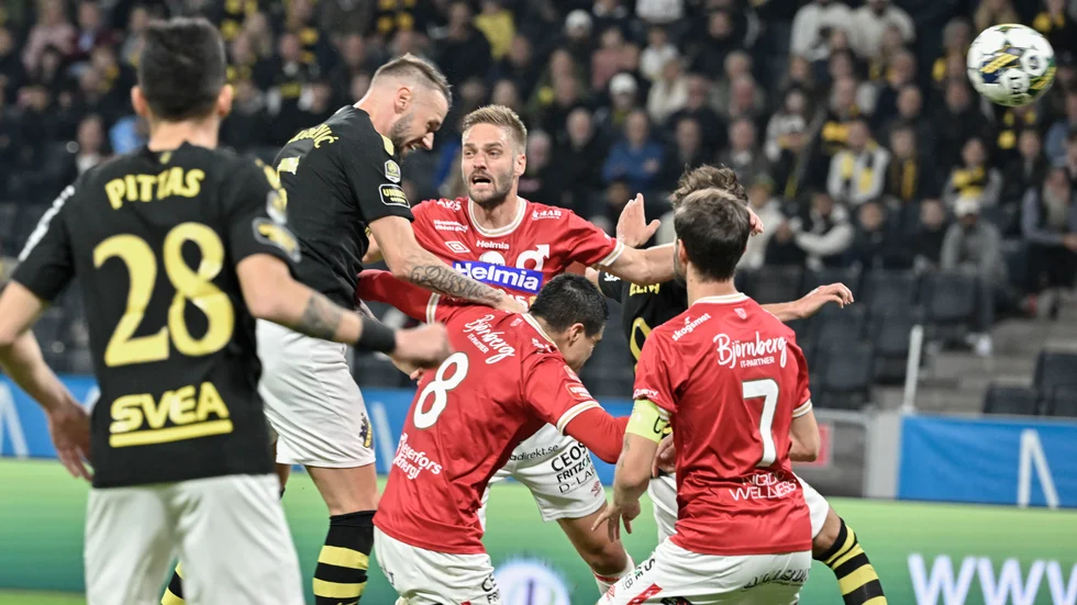 Lagkapten Alexander Milosevic nickar in 1–0 i AIK:s ödesmatch mot Degerfors.
