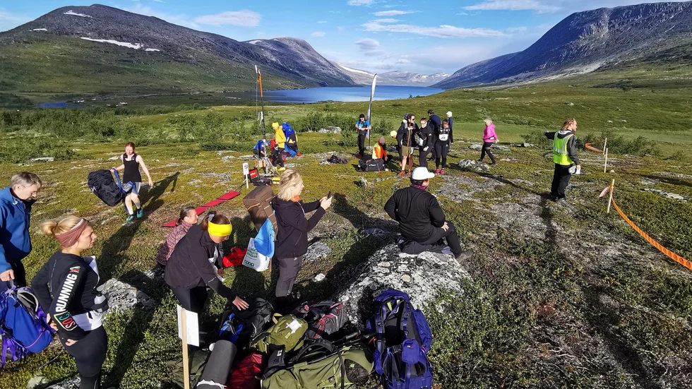 Förväntansfulla deltagare på startplatsen vid Guijaure 2022.