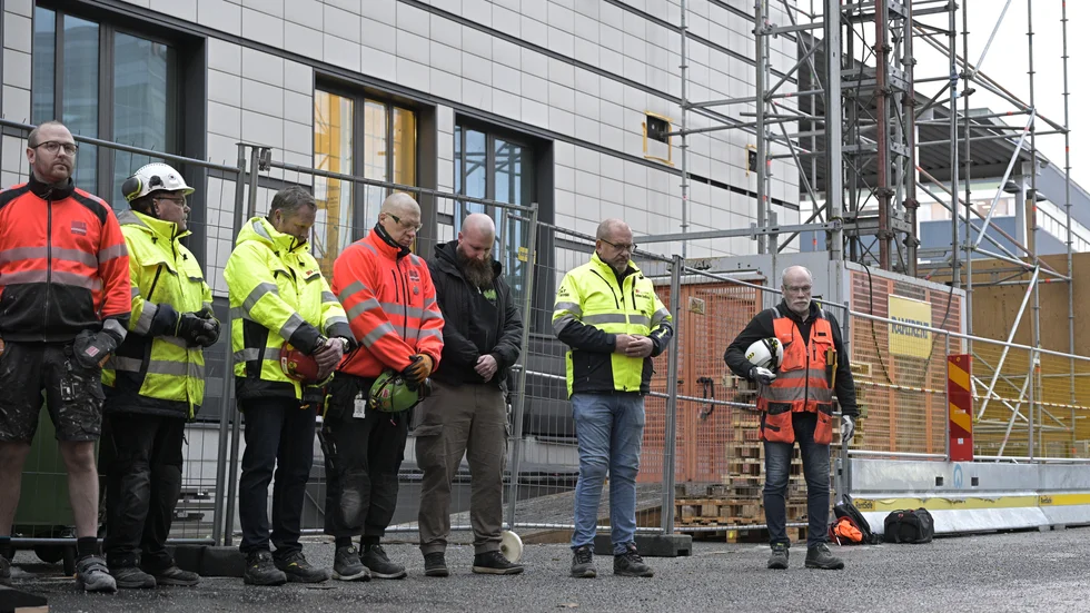 Nyligen hölls en tyst minut på landets byggarbetsplatser för de fem omkomna vid hissolyckan i Sundbyberg den 11 december. 
