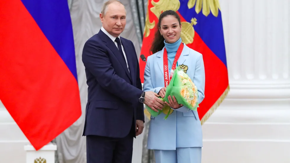 Efter OS-guldet i Peking 2022 träffades Veronika Stepanova och ryske presidenten Vladimir Putin.