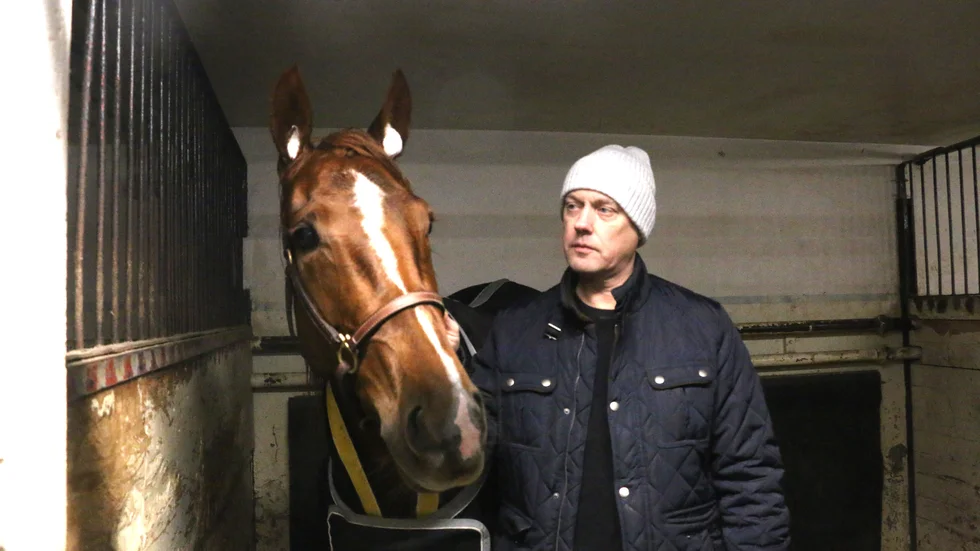Bodentränaren Jesper R Nilssons Fructose stod för dagens prestation när säsongen avslutades på Bodentravet. Fructose vann trots en startgalopp modell större. Hemmaproffset Jaakko Alamäki körde.