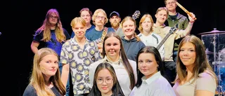 Utsåld premiär när Ungdomsrevyn spelar "Prisvärd revy" i Turbinen