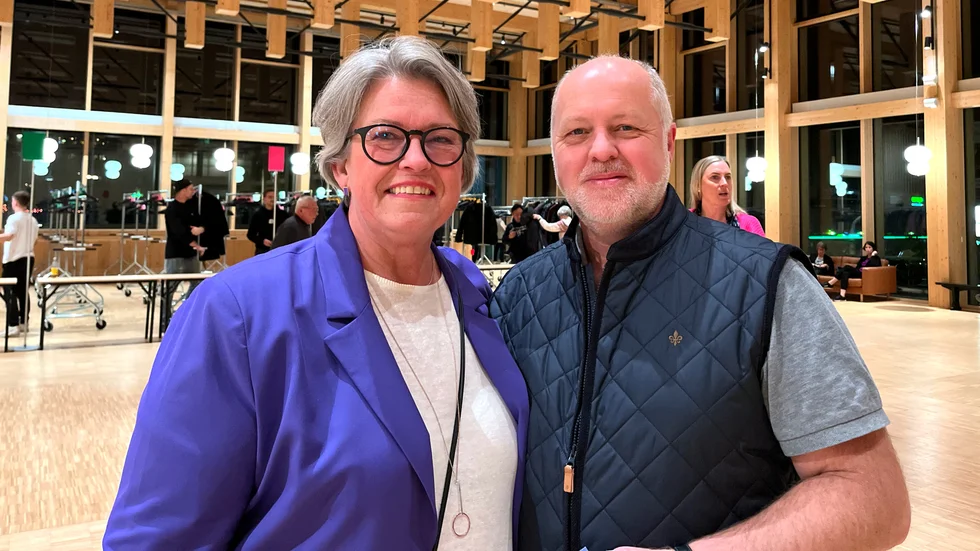 Vimmel från Carolas konsert på Sara kulturhus på fredagskvällen.