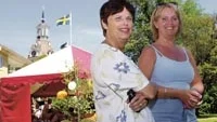 Irene Jennekvist och Yvonne Karlsson trivs med jobbet på Gertrudsgården. Foto: MARCUS ERIKSSOB