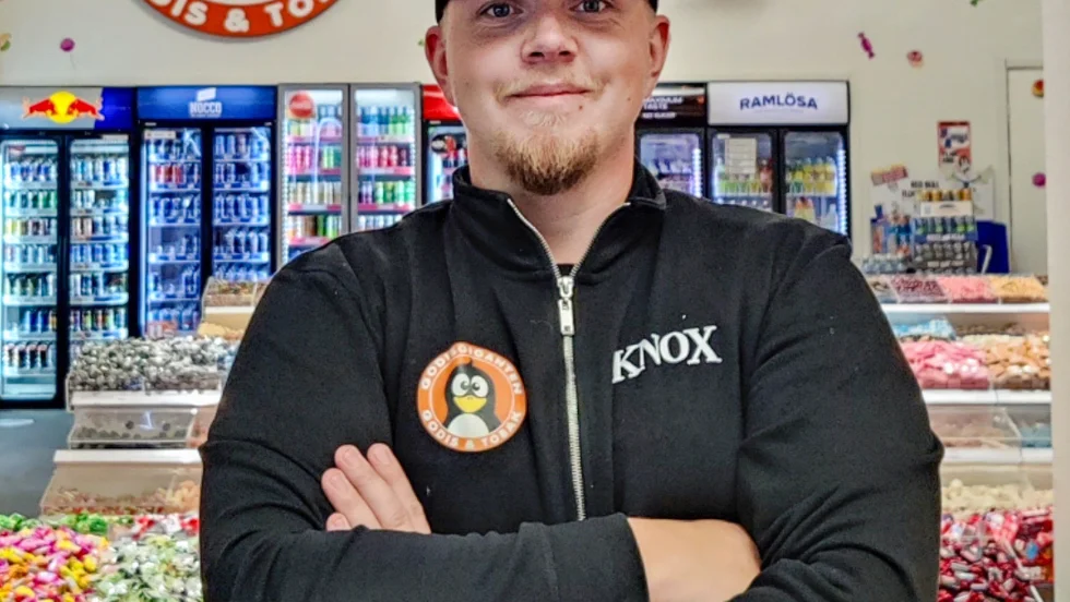 Pontus Hiittis candy storem Godisgiganten, opens in Skellefteå.