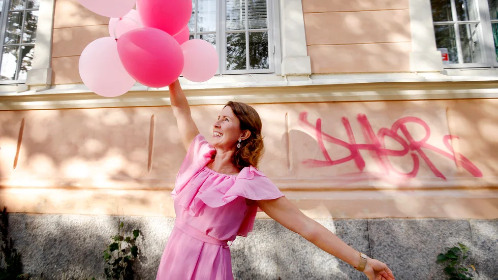 Säg ja till kärleken – så lyder Sarah Forslunds budskap och hon har precis lanserat ett coachprogram med samma namn. "Det finns en myt om att man själv måste bli en perfekt person innan man träffar någon. Gå inte och vänta – du kan träffa din perfekta match nu", säger kärlekscoachen.