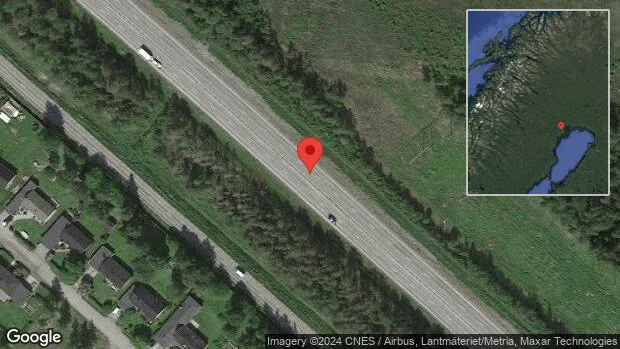 Personbil stillastående på väg 97