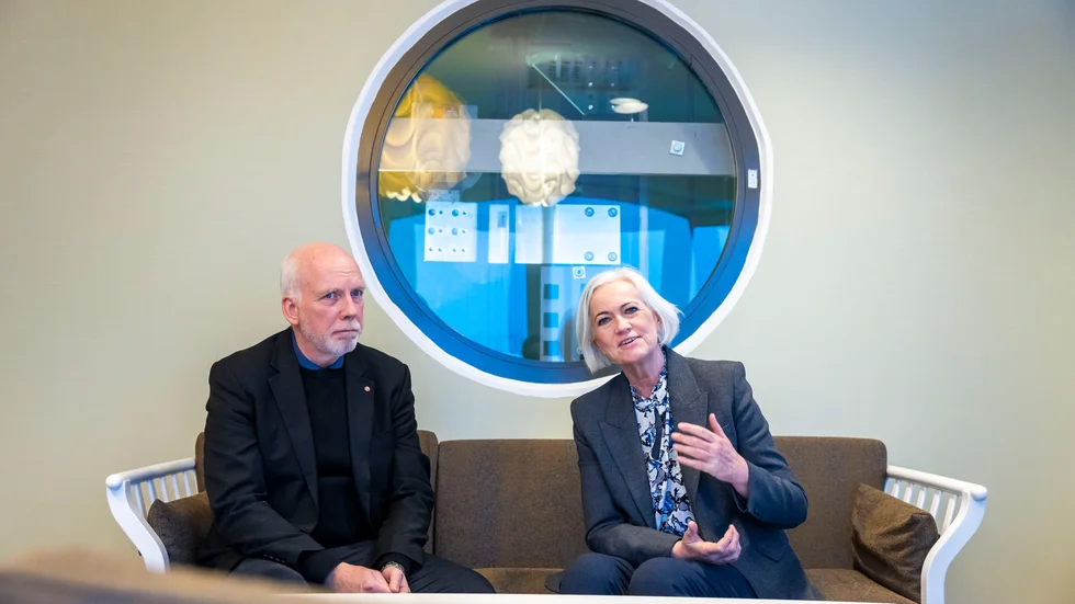Sjukvårdsminister Acko Ankarberg Johansson (KD) vid sitt besök på Sunderby sjukhus nyligen och Anders Öberg (S), regionråd. 