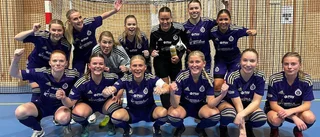 MFK-tjejer hänger med i toppen efter derbyseger