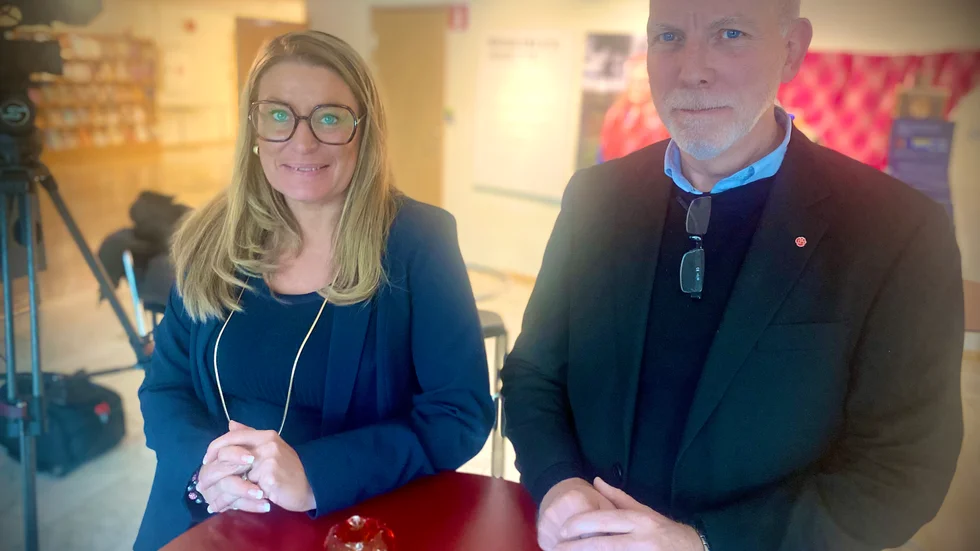 S + M = Sant. Oppositions Linda Frohm (M) och regionråd Anders Öberg (S) gör enad sak och kallade till gemensam pressträtt för att beskriva hur de ska stoppa de skenande hyrkostnaderna. 
